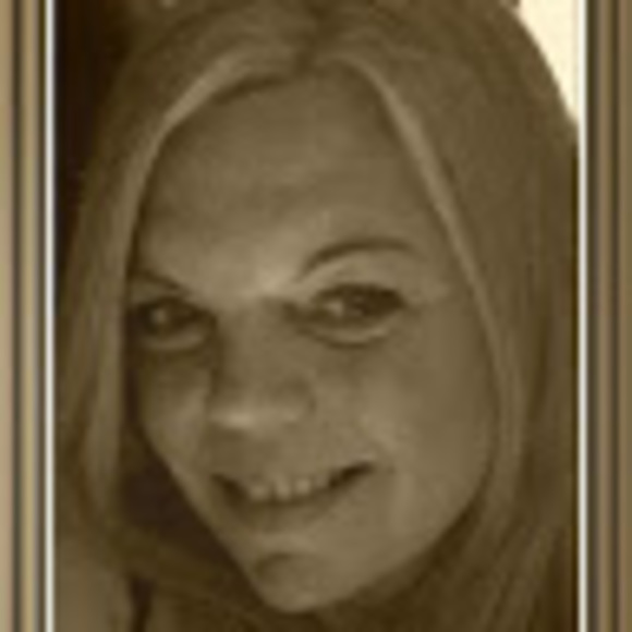 Meet your Posher, Lori - Picture 1 of 1